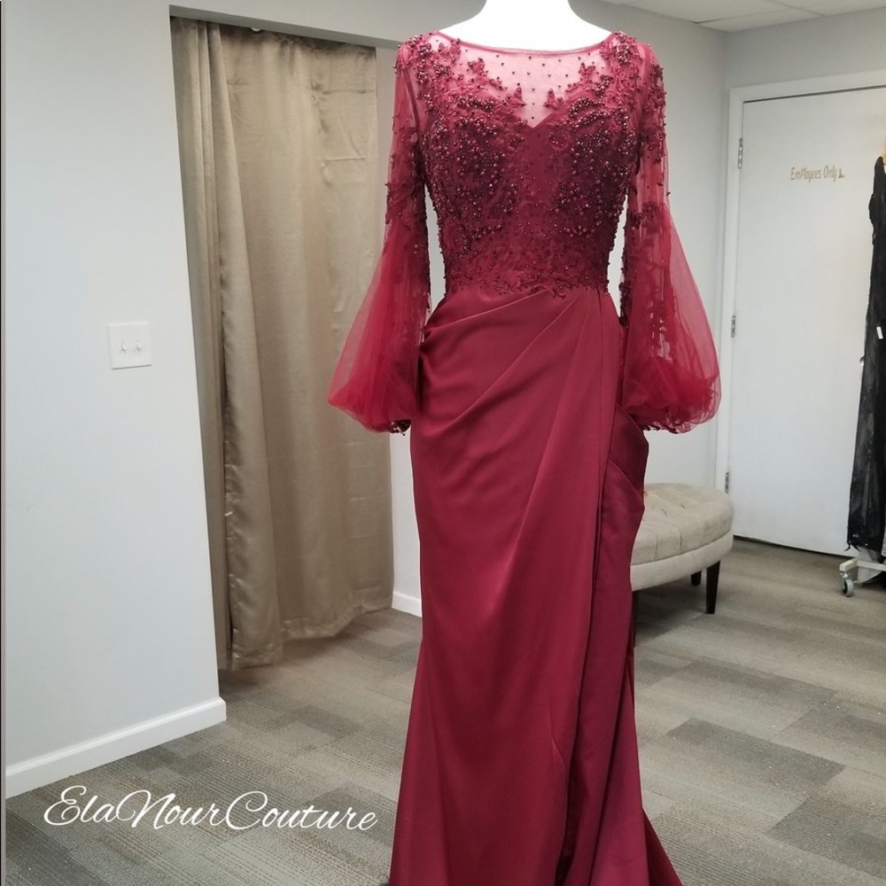 Beautiful& elegant burgundy gown - Picture 2 of 4